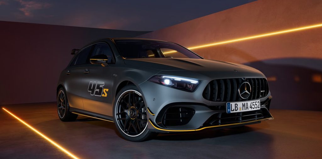 Imagen frontal del nuevo Mercedes-AMG A 45 S 4MATIC+ Final Edition en gris mate para Importwagen en Andorra.