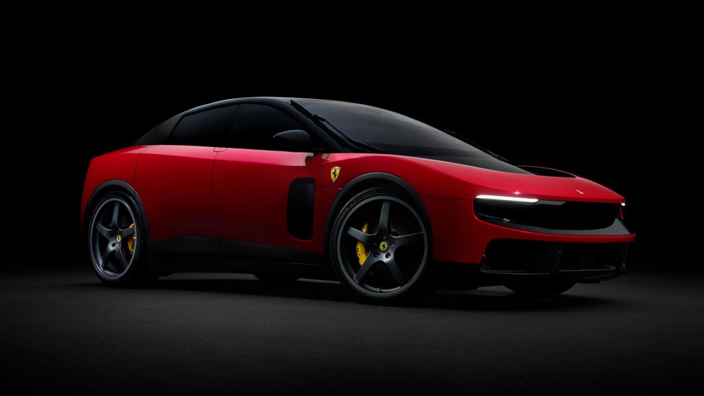 Vista lateral del nuevo Ferrari Luce eléctrico de color rojo, analizado por Importwagen en Andorra.